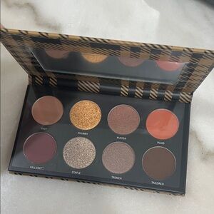 Estate Eyeshadow Palette with Gold and Brown Hues